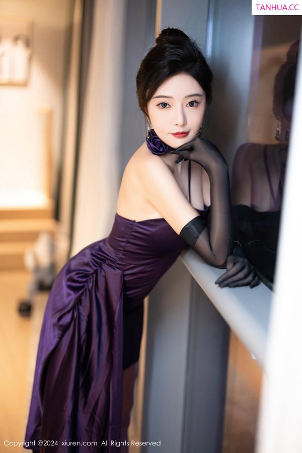 王馨瑶  [XiuRen]高清写真图 2024.06.13 No.8698 王馨瑶yanni 丝袜美腿第17张图片